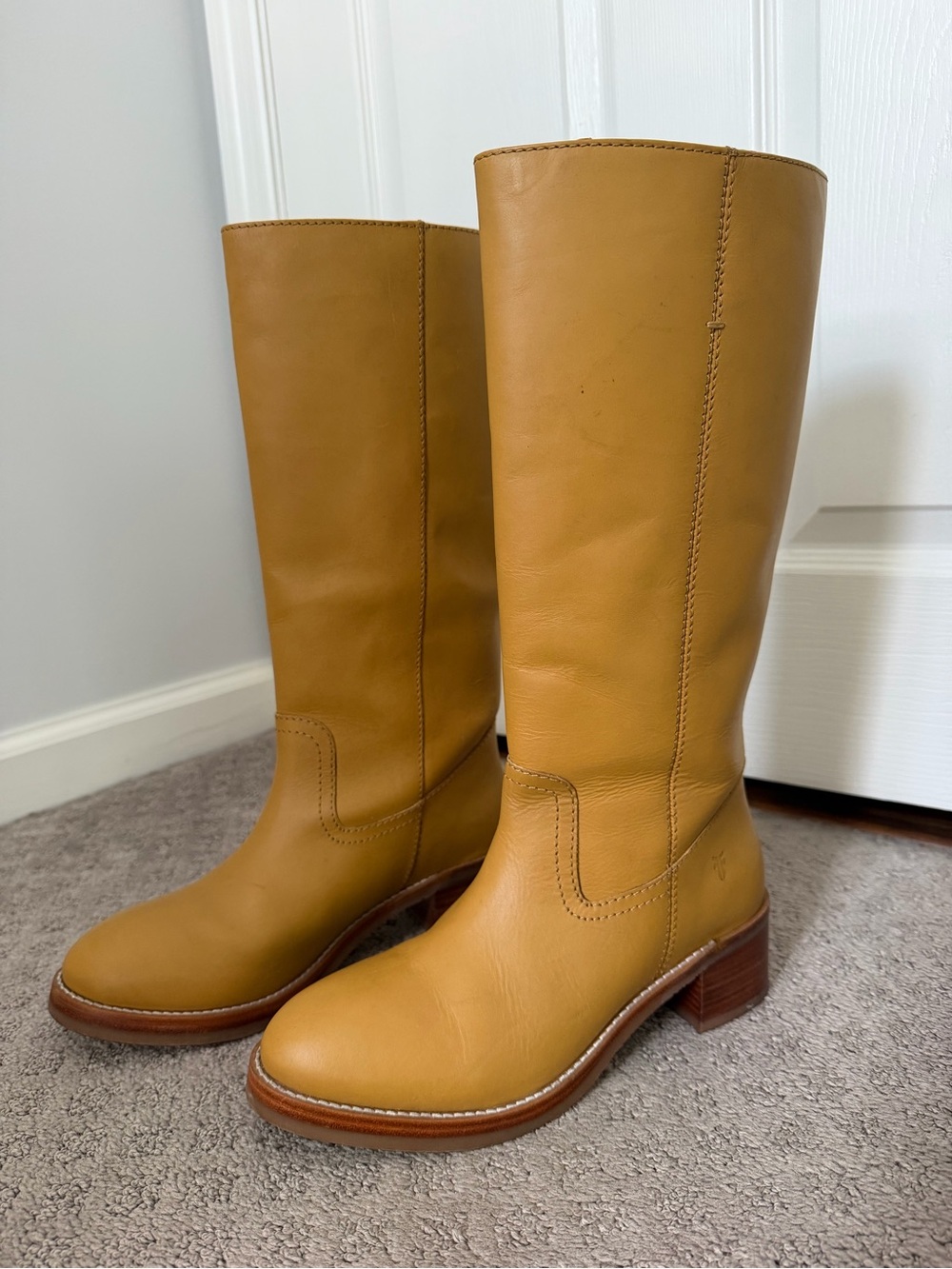 FRYE banana yellow tan Camryn tall pull on boots women’s 8